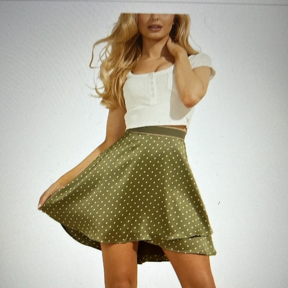 GUESS Adriana Wrap Skirt Size M Fluid Pleated A-line Fit Polka Dots & Ruffle - Picture 7 of 11